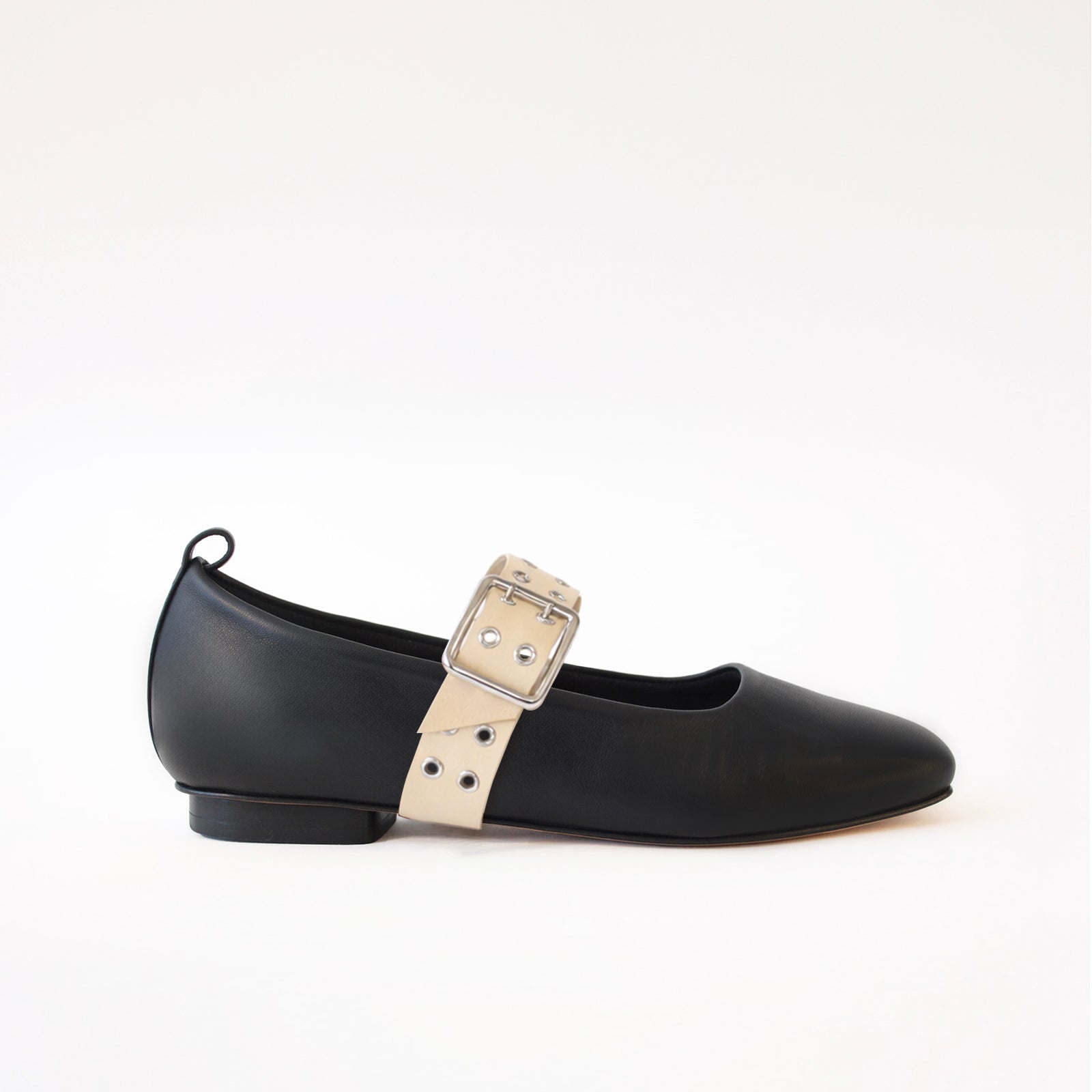 Black- Cream Buckle