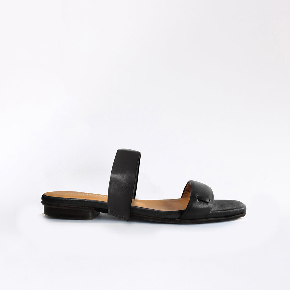 Black Middle Cushion