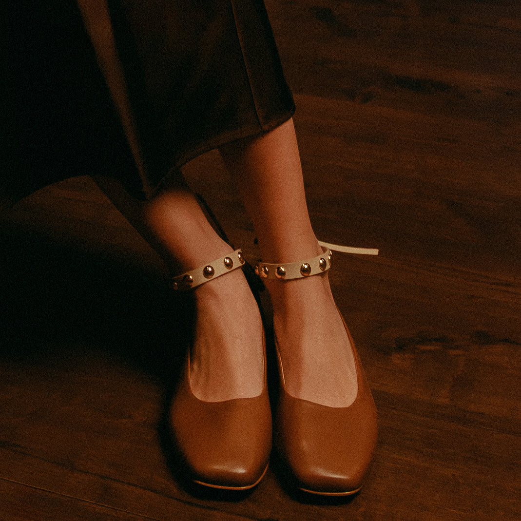 Caramel Ballet + C.Golden Studs Anklets